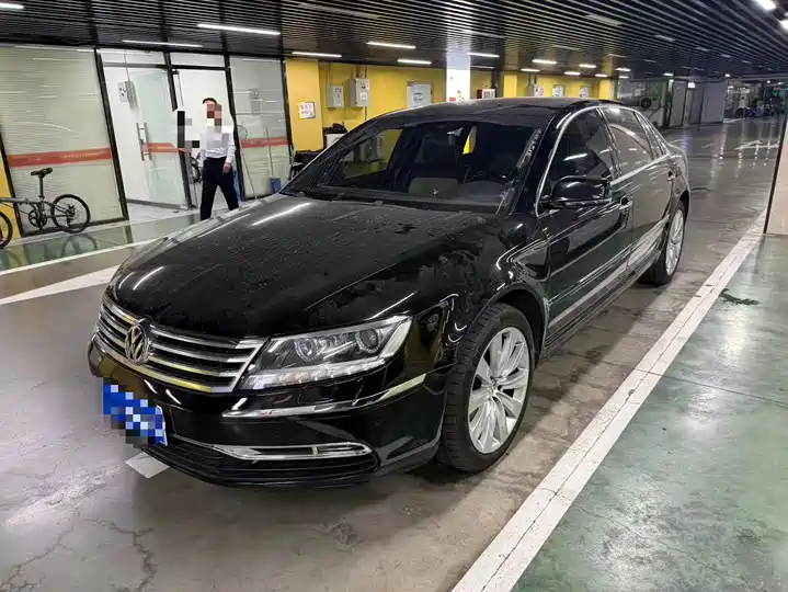 辉腾 2011款 4.2L V8 4座加长Individual版