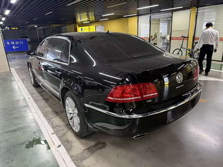 辉腾 2011款 4.2L V8 4座加长Individual版