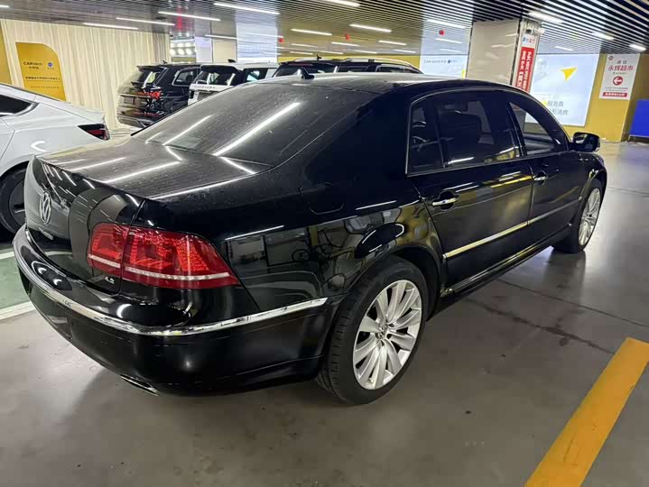 辉腾 2011款 4.2L V8 4座加长Individual版
