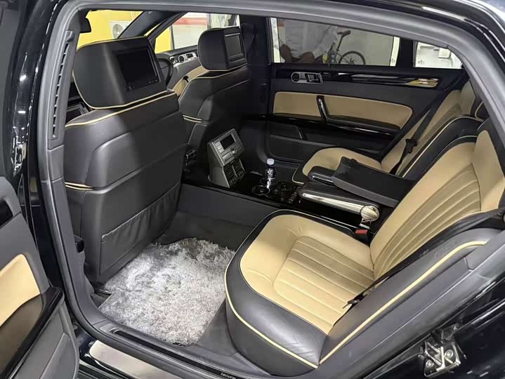 辉腾 2011款 4.2L V8 4座加长Individual版