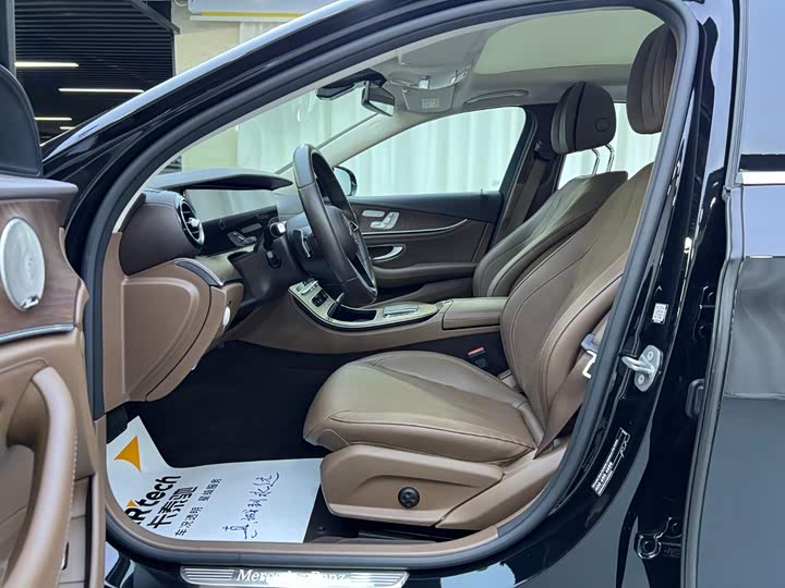 奔驰E级 2023款 改款 E 300 L 豪华型