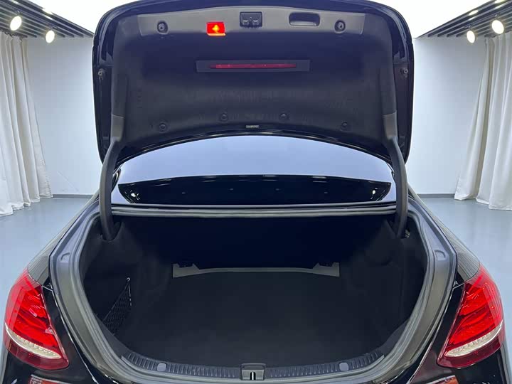 奔驰E级 2016款 E 300 L 时尚型