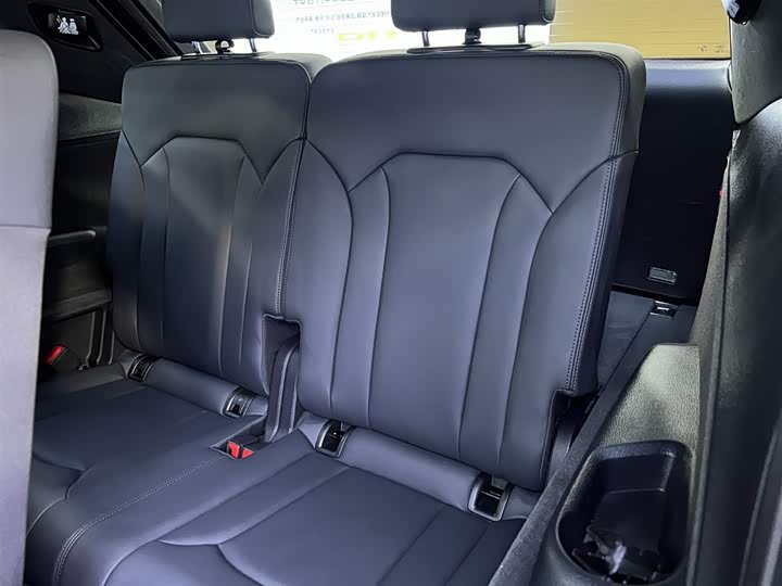 奥迪Q7 2022款 55 TFSI quattro S line运动型
