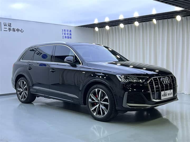 奥迪Q7 2022款 55 TFSI quattro S line运动型