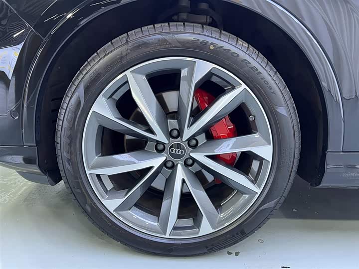 奥迪Q7 2022款 55 TFSI quattro S line运动型