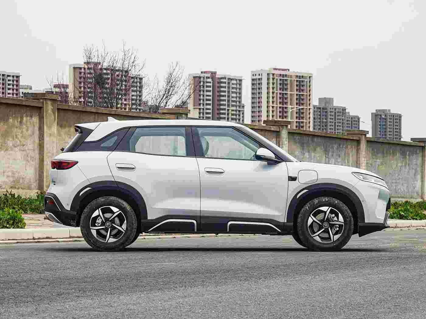 元 up 2027 款  飞驰版 401KM 活力型