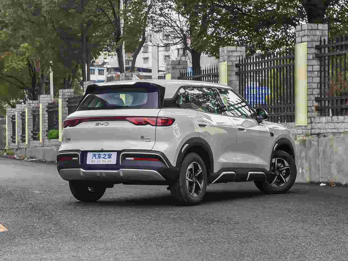 元 up 2027 款  飞驰版 401KM 活力型